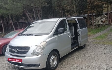 Hyundai Grand Starex Grand Starex I рестайлинг 2, 2010 год, 870 000 рублей, 2 фотография