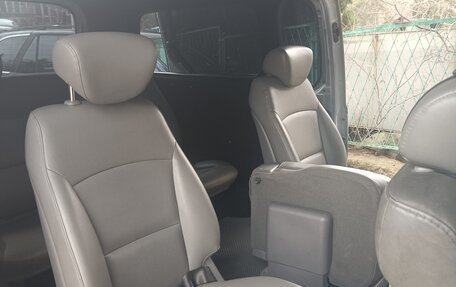 Hyundai Grand Starex Grand Starex I рестайлинг 2, 2010 год, 870 000 рублей, 8 фотография