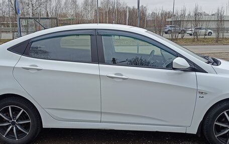 Hyundai Solaris II рестайлинг, 2016 год, 1 100 000 рублей, 4 фотография