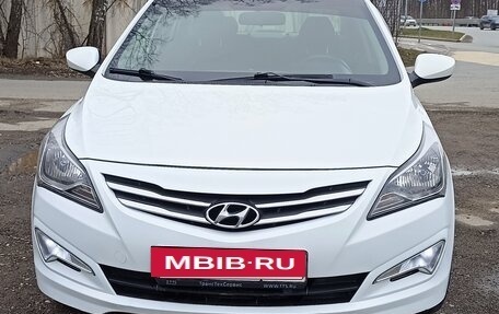 Hyundai Solaris II рестайлинг, 2016 год, 1 100 000 рублей, 2 фотография