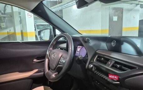 Lexus UX I, 2019 год, 3 250 000 рублей, 8 фотография
