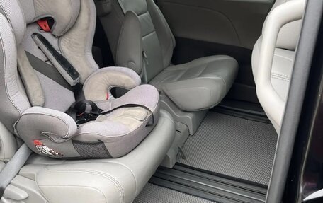 Toyota Sienna III, 2016 год, 2 650 000 рублей, 17 фотография