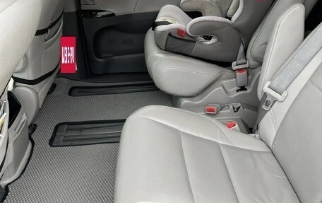 Toyota Sienna III, 2016 год, 2 650 000 рублей, 15 фотография