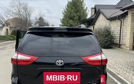 Toyota Sienna III, 2016 год, 2 650 000 рублей, 33 фотография