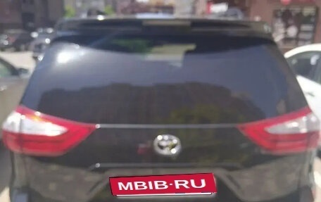 Toyota Sienna III, 2016 год, 2 650 000 рублей, 40 фотография