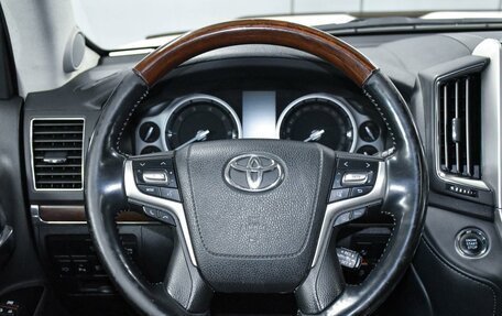 Toyota Land Cruiser 200, 2016 год, 7 499 000 рублей, 13 фотография