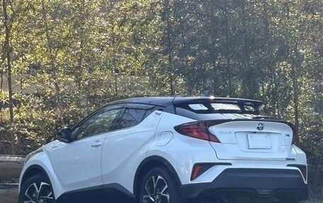 Toyota C-HR I рестайлинг, 2022 год, 1 754 000 рублей, 4 фотография