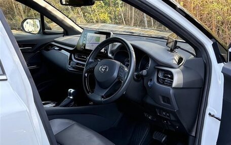 Toyota C-HR I рестайлинг, 2022 год, 1 754 000 рублей, 10 фотография