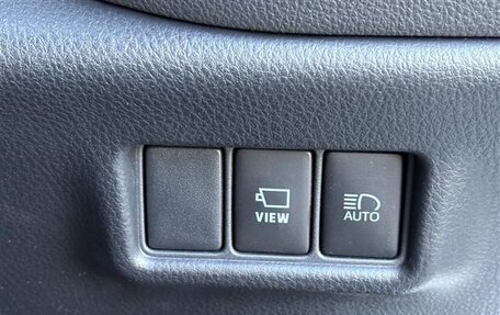 Toyota C-HR I рестайлинг, 2022 год, 1 754 000 рублей, 15 фотография