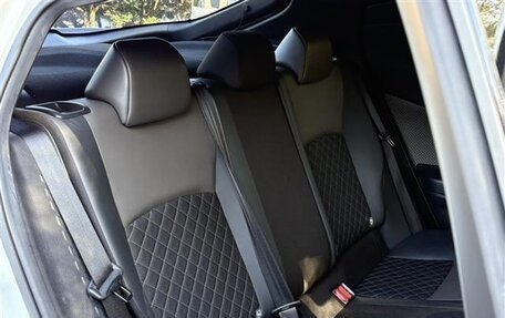 Toyota C-HR I рестайлинг, 2022 год, 1 754 000 рублей, 17 фотография