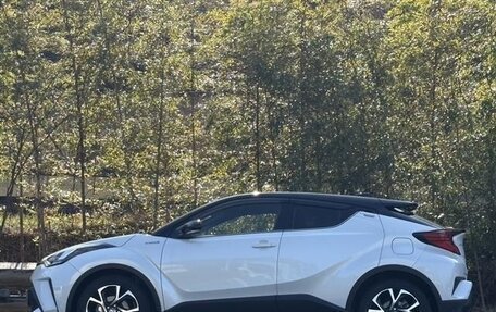 Toyota C-HR I рестайлинг, 2022 год, 1 754 000 рублей, 8 фотография