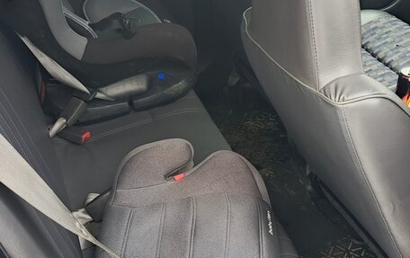 Mazda Familia Y11, 2000 год, 240 000 рублей, 3 фотография