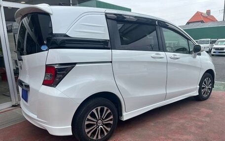 Honda Freed I, 2015 год, 1 250 000 рублей, 5 фотография