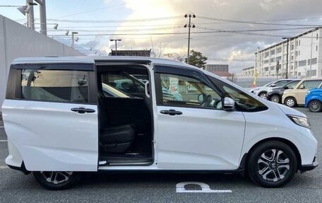 Honda Freed II, 2022 год, 1 405 000 рублей, 4 фотография