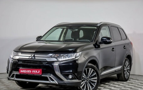 Mitsubishi Outlander III рестайлинг 3, 2019 год, 1 949 000 рублей, 1 фотография