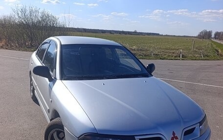 Mitsubishi Carisma I, 2001 год, 330 000 рублей, 1 фотография