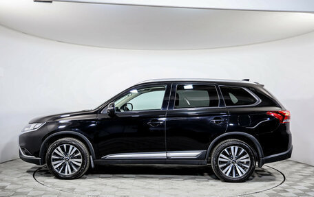 Mitsubishi Outlander III рестайлинг 3, 2019 год, 1 949 000 рублей, 8 фотография