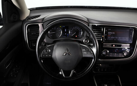 Mitsubishi Outlander III рестайлинг 3, 2019 год, 1 949 000 рублей, 10 фотография