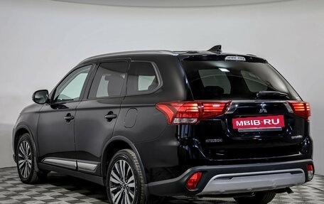 Mitsubishi Outlander III рестайлинг 3, 2019 год, 1 949 000 рублей, 7 фотография