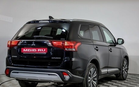 Mitsubishi Outlander III рестайлинг 3, 2019 год, 1 949 000 рублей, 5 фотография