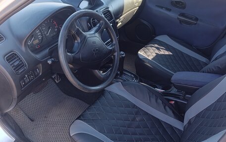 Mitsubishi Carisma I, 2001 год, 330 000 рублей, 4 фотография