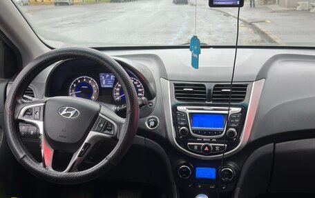 Hyundai Solaris II рестайлинг, 2013 год, 890 000 рублей, 5 фотография