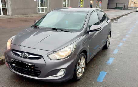 Hyundai Solaris II рестайлинг, 2013 год, 890 000 рублей, 2 фотография
