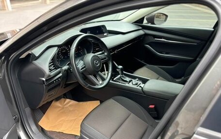 Mazda 3, 2022 год, 1 600 000 рублей, 9 фотография