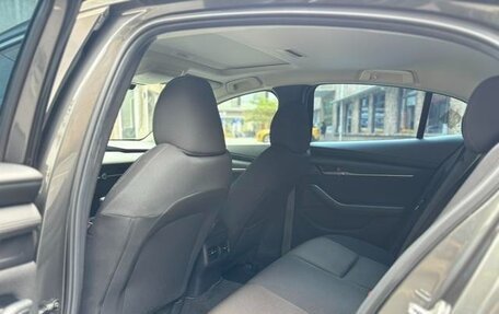 Mazda 3, 2022 год, 1 600 000 рублей, 11 фотография