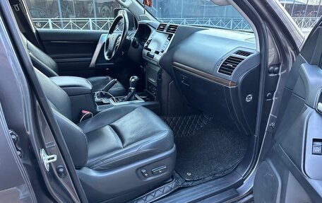 Toyota Land Cruiser Prado 150 рестайлинг 2, 2022 год, 7 000 000 рублей, 5 фотография