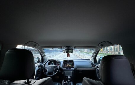 Toyota Land Cruiser Prado 150 рестайлинг 2, 2022 год, 7 000 000 рублей, 4 фотография