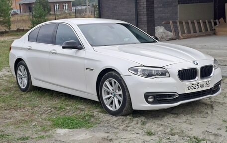 BMW 5 серия, 2015 год, 1 950 000 рублей, 2 фотография