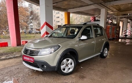 Renault Sandero I, 2013 год, 639 000 рублей, 1 фотография