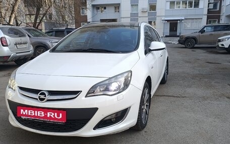 Opel Astra J, 2012 год, 700 000 рублей, 2 фотография