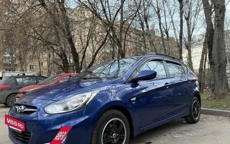 Hyundai Solaris II рестайлинг, 2013 год, 950 000 рублей, 2 фотография