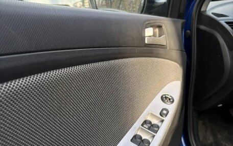 Hyundai Solaris II рестайлинг, 2013 год, 950 000 рублей, 13 фотография