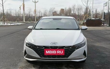 Hyundai Elantra, 2023 год, 1 550 000 рублей, 2 фотография