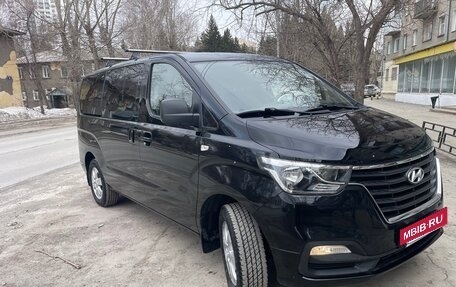 Hyundai Grand Starex Grand Starex I рестайлинг 2, 2018 год, 3 420 000 рублей, 3 фотография