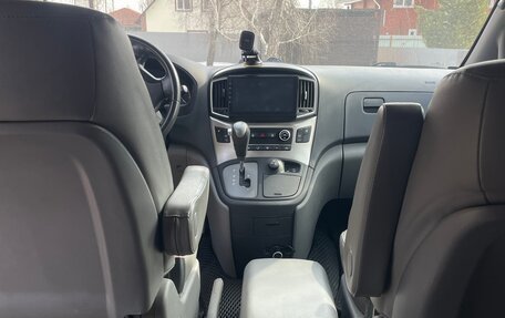 Hyundai Grand Starex Grand Starex I рестайлинг 2, 2018 год, 3 420 000 рублей, 8 фотография