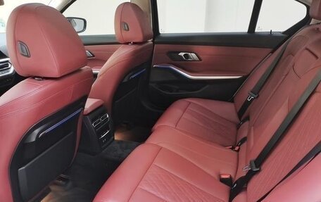 BMW 3 серия, 2021 год, 2 650 000 рублей, 10 фотография