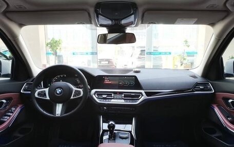 BMW 3 серия, 2021 год, 2 650 000 рублей, 14 фотография