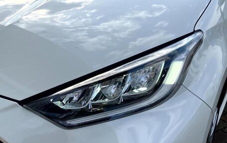 Toyota Yaris, 2022 год, 1 350 007 рублей, 10 фотография