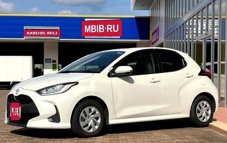 Toyota Yaris, 2022 год, 1 350 007 рублей, 3 фотография