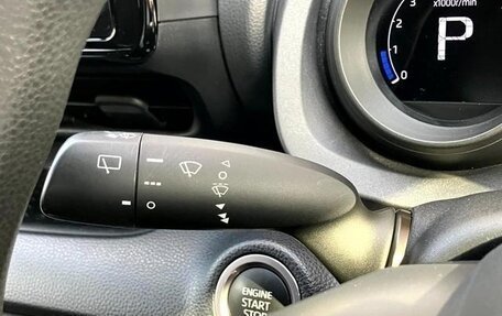 Toyota Yaris, 2022 год, 1 350 007 рублей, 20 фотография