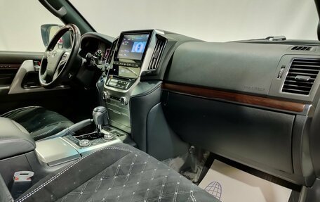 Toyota Land Cruiser 200, 2020 год, 10 000 000 рублей, 13 фотография