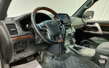 Toyota Land Cruiser 200, 2020 год, 10 000 000 рублей, 16 фотография