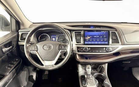 Toyota Highlander III, 2017 год, 3 499 000 рублей, 9 фотография