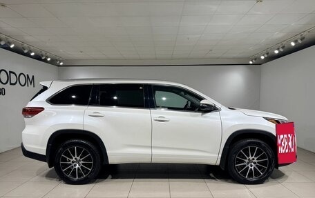 Toyota Highlander III, 2017 год, 3 499 000 рублей, 4 фотография