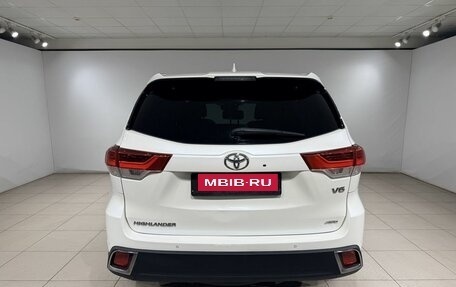 Toyota Highlander III, 2017 год, 3 499 000 рублей, 6 фотография