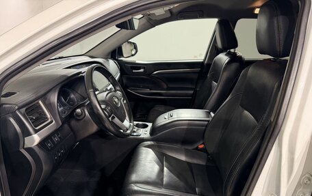 Toyota Highlander III, 2017 год, 3 499 000 рублей, 16 фотография